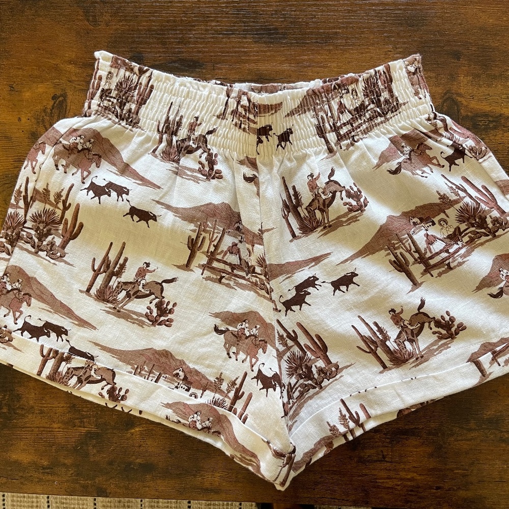 Mila Linen Short